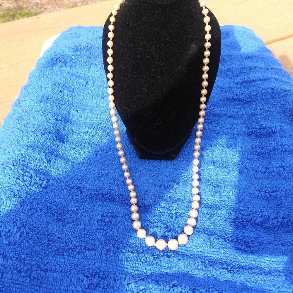 Vintage fresh water pearl necklace